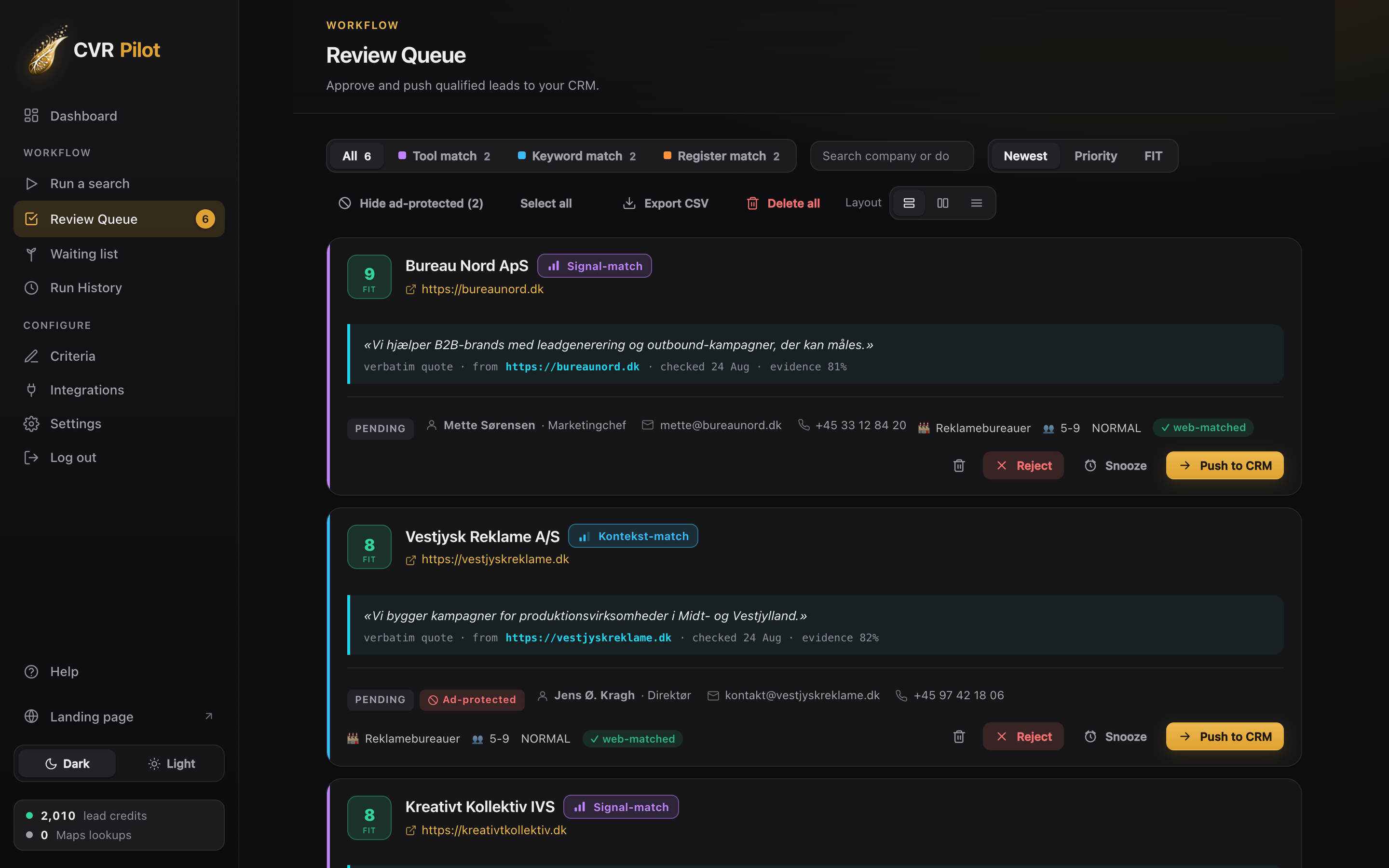 The review queue in CVR Pilot: leads with a 1–9 rating, a verbatim quote from the company's own website with source and date, a named contact with a direct number, and a filter that hides reklamebeskyttede companies.