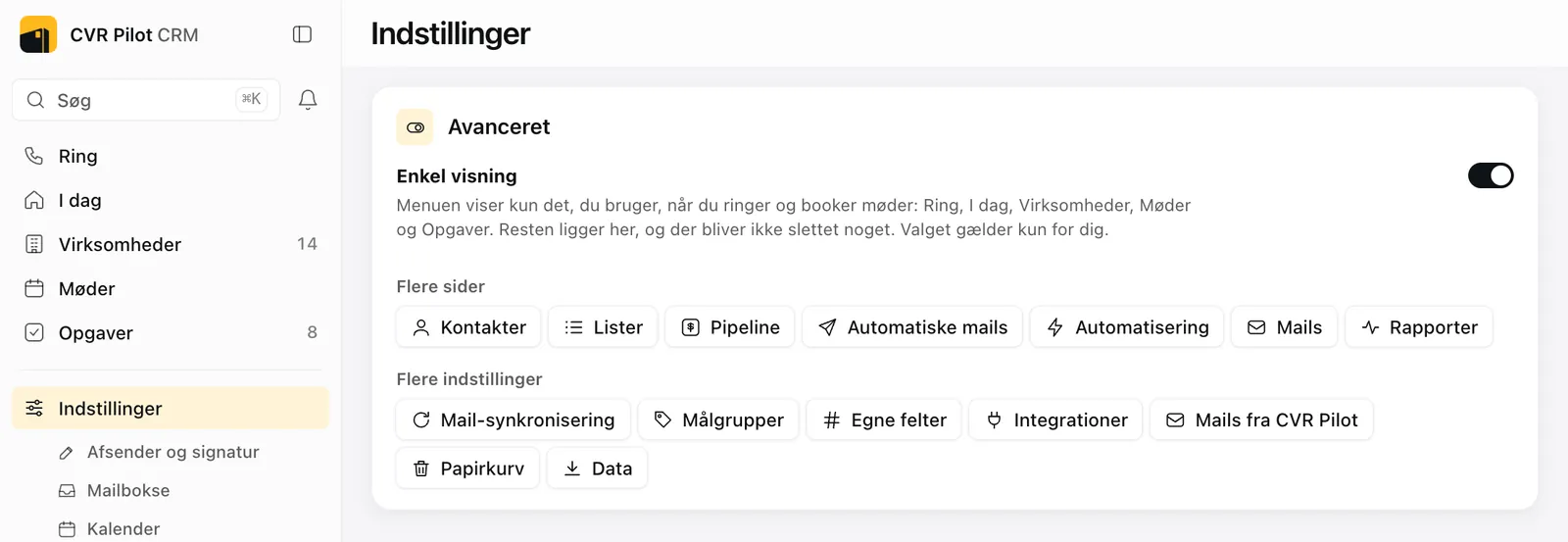 Indstillinger, Avanceret i CVR Pilot CRM: kontakten Enkel visning er slået til, og under den står knapper til Kontakter, Lister, Pipeline, Automatiske mails, Automatisering, Mails, Rapporter og flere indstillinger som Mail-synkronisering og Papirkurv.